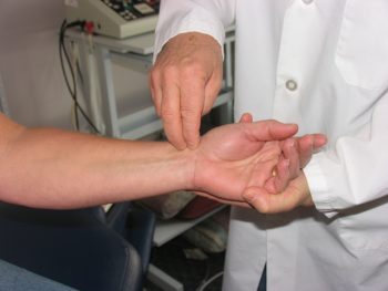 Синдром запястного канала симптомы