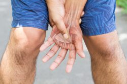 Разрыв и растяжение мышц: причины, виды, симптомы, лечение