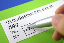 Бактериальный абсцесс печени: причины, признаки, тактика лечения