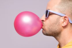 Жевательная резинка – польза или вред?