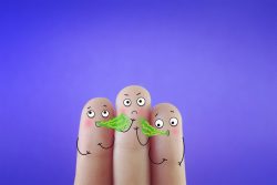 Причины неприятного запаха изо рта у ребенка