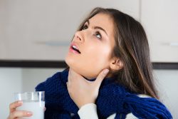 Обзор средств для полоскания горла при ангине