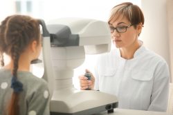 Глазное давление: как измерить и какая норма