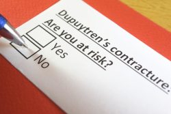 Контрактура Дюпюитрена: симптомы, лечение без операции