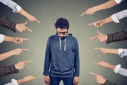 Самоповреждающее расстройство личности (мазохистское расстройство): признаки, причины, коррекция поведения