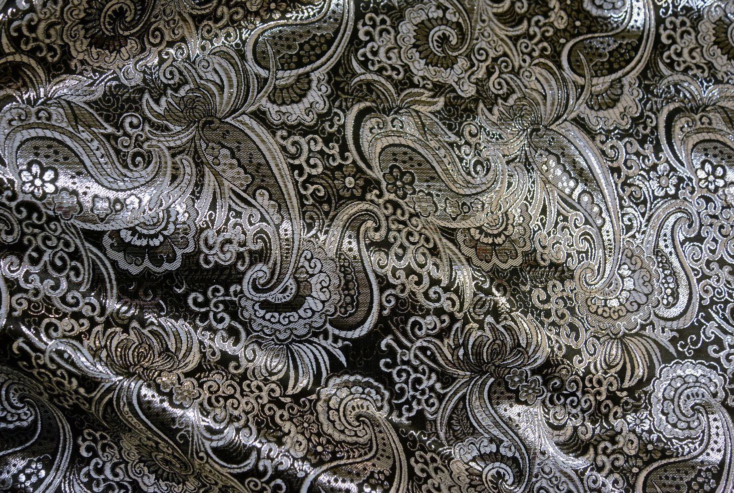 Парча: описание ткани, состав, свойства, достоинства и недостатки