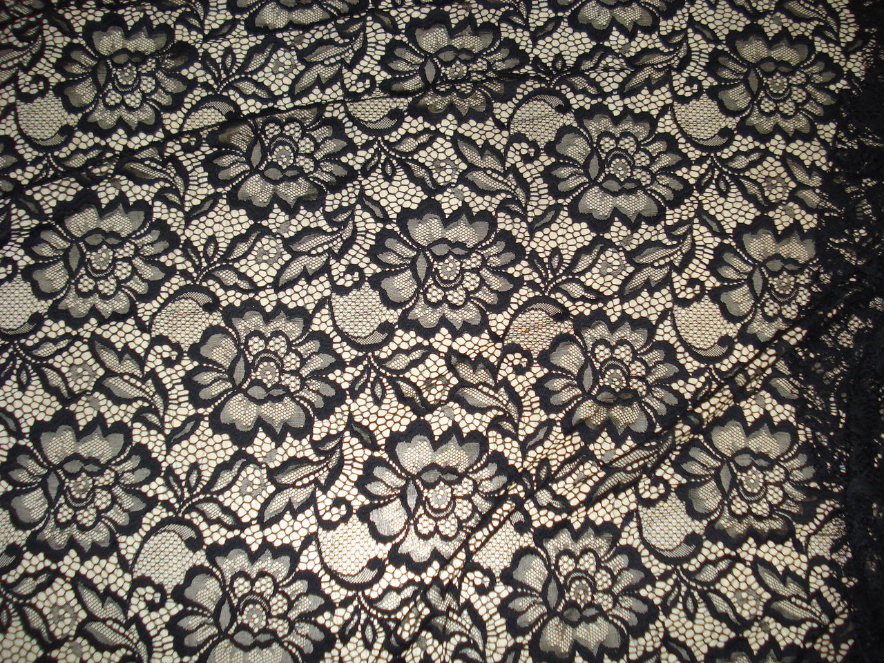 гипюр на основе сетки