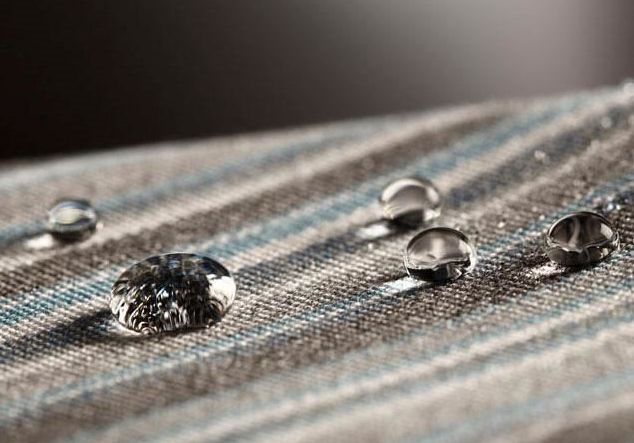 Непромокаемые ткани: виды и особенности применения