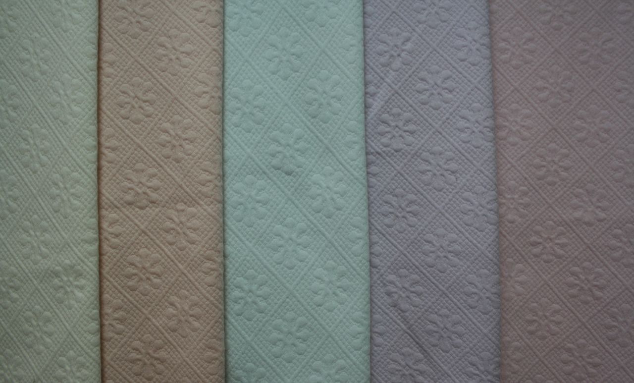 Ткань капитоний: описание материала, состав, характеристики, достоинства и недостатки