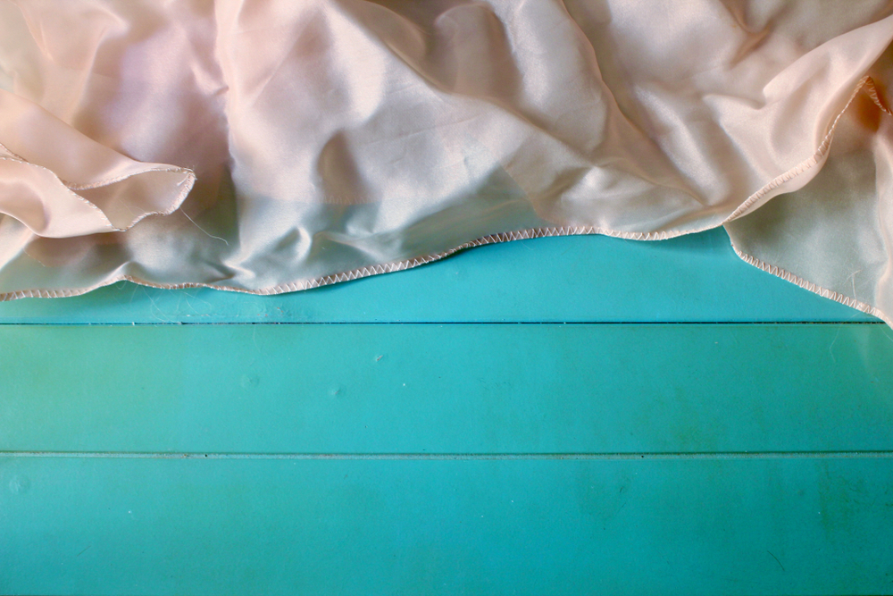 Ткань креп-шифон: описание материала, свойства, достоинства и недостатки