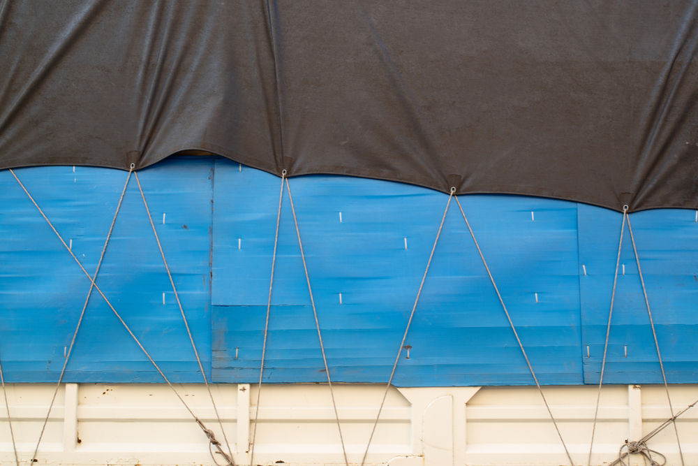 Тарпаулин: описание материала, свойства, достоинства и недостатки, применение