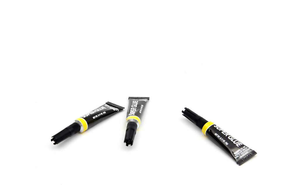 Чем и как вывести суперклей с одежды